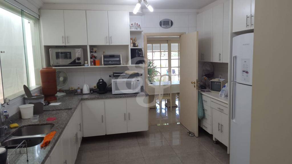 Casa de Condomínio à venda com 4 quartos, 560m² - Foto 14