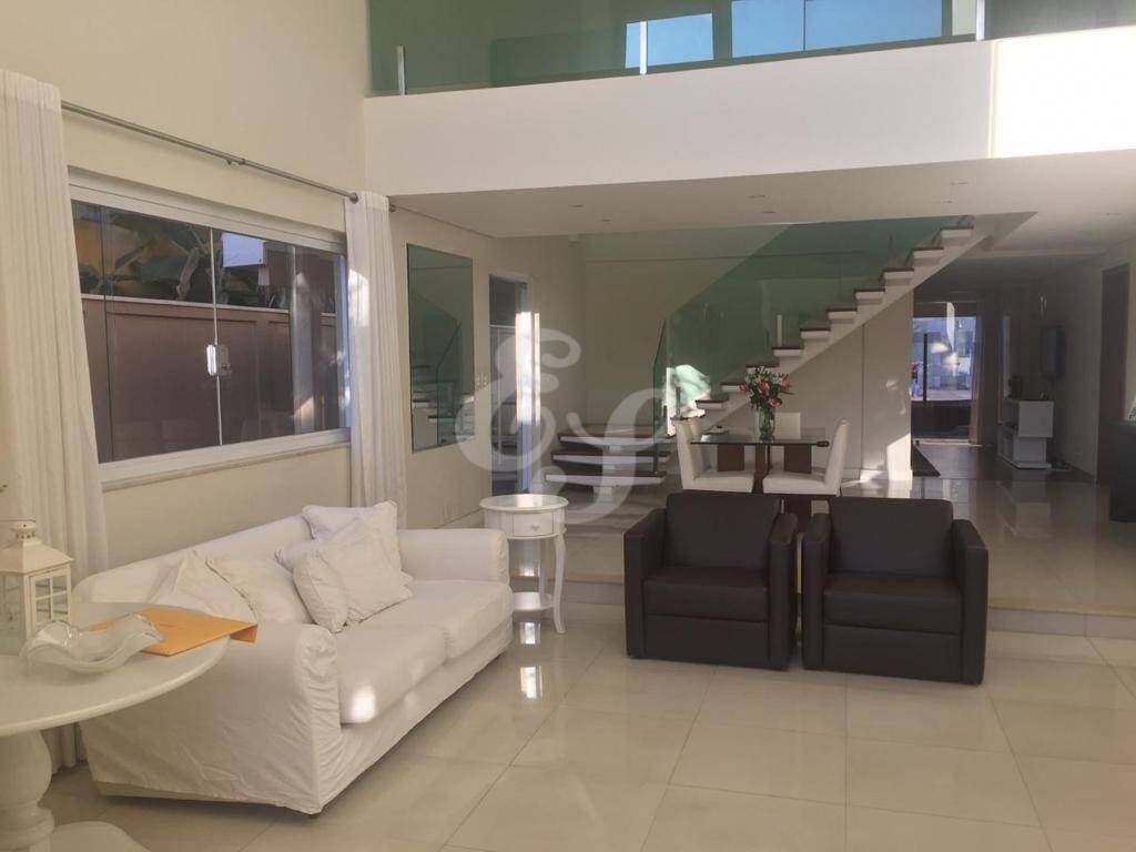 Casa de Condomínio à venda com 4 quartos, 480m² - Foto 2