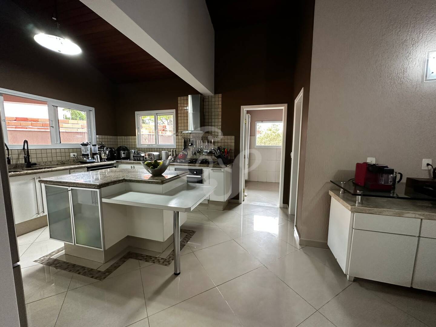 Casa de Condomínio à venda e aluguel com 4 quartos, 650m² - Foto 23