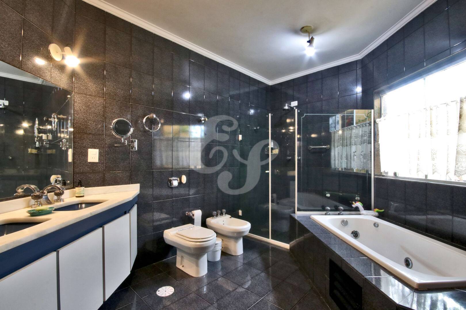 Casa de Condomínio à venda com 4 quartos, 400m² - Foto 18