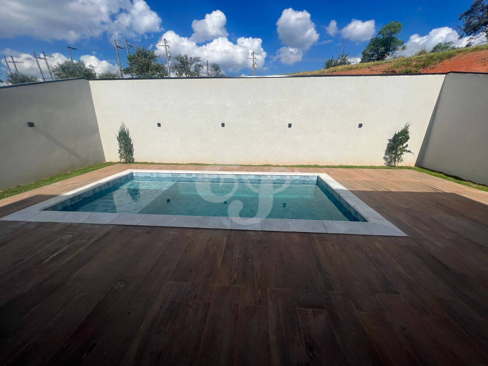 Casa de Condomínio à venda com 3 quartos, 289m² - Foto 1