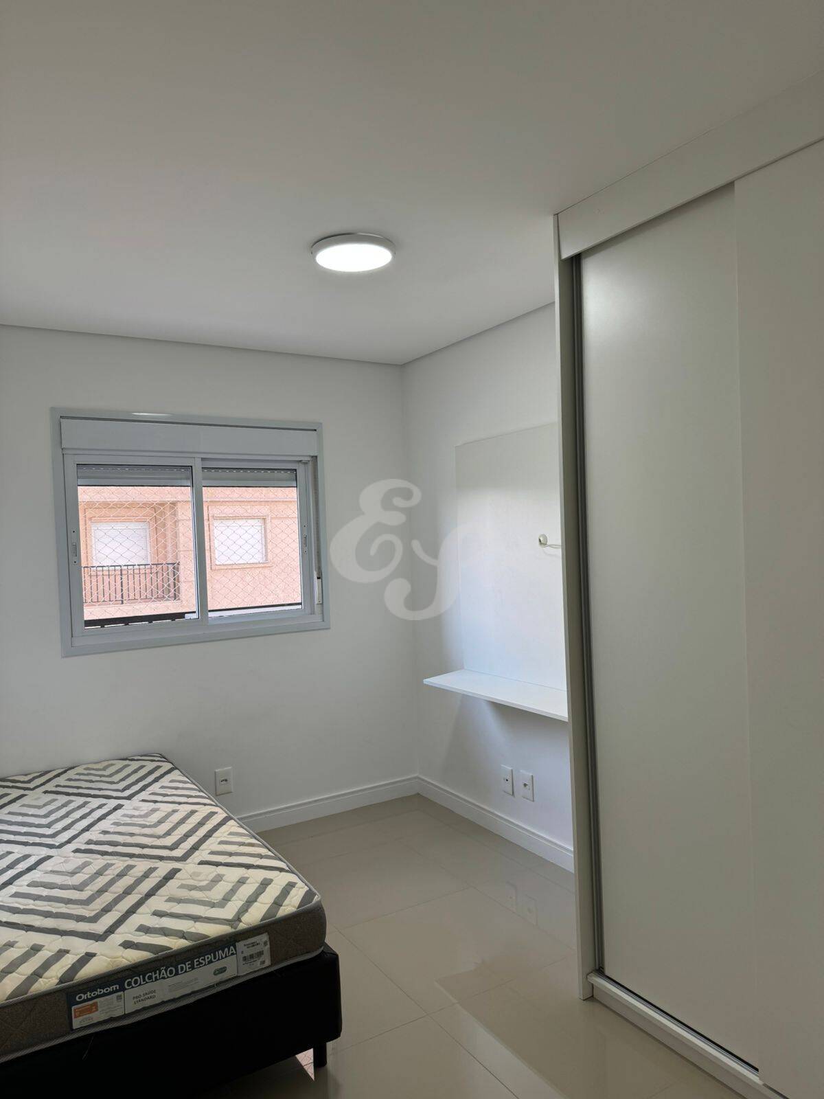 Apartamento para alugar com 3 quartos, 110m² - Foto 11