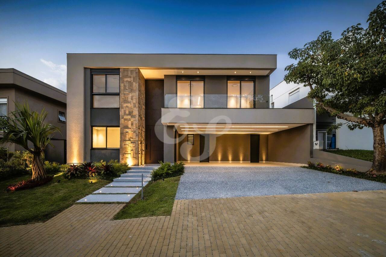 Casa de Condomínio à venda com 4 quartos, 425m² - Foto 1