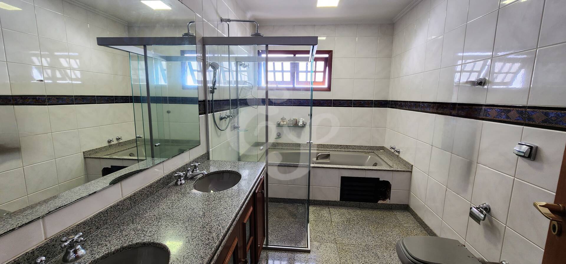 Casa de Condomínio para alugar com 4 quartos, 360m² - Foto 19