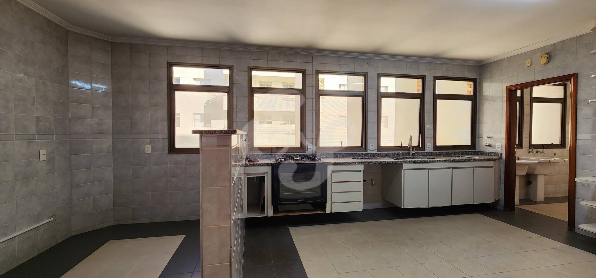 Apartamento para alugar com 5 quartos, 441m² - Foto 12