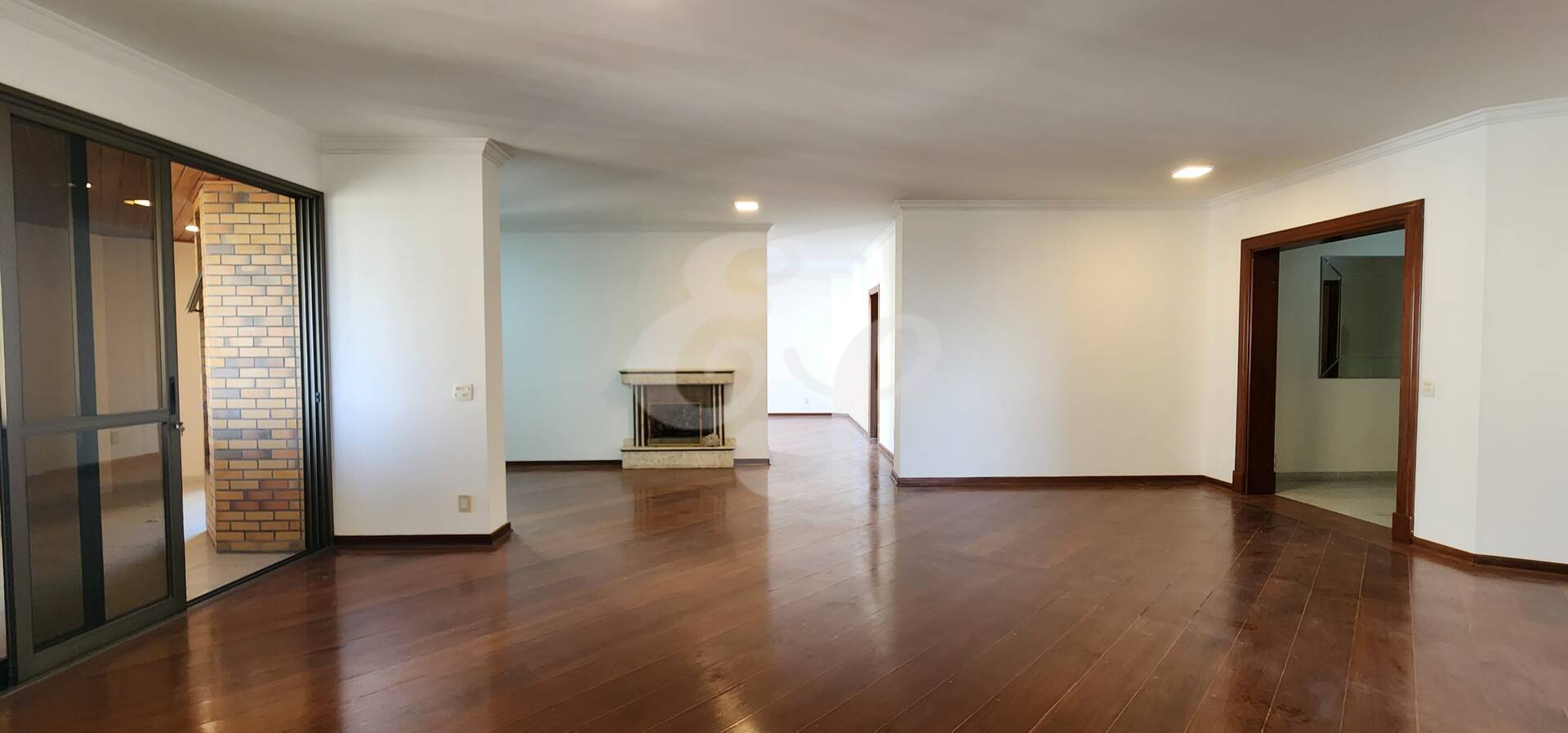 Apartamento para alugar com 5 quartos, 441m² - Foto 2