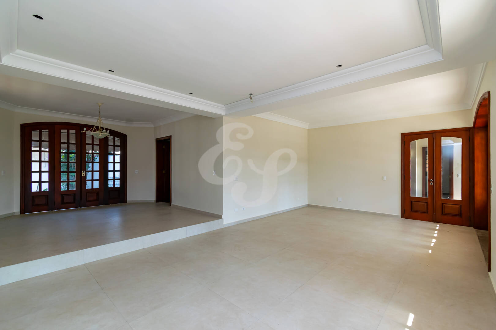 Casa de Condomínio à venda com 4 quartos, 620m² - Foto 2