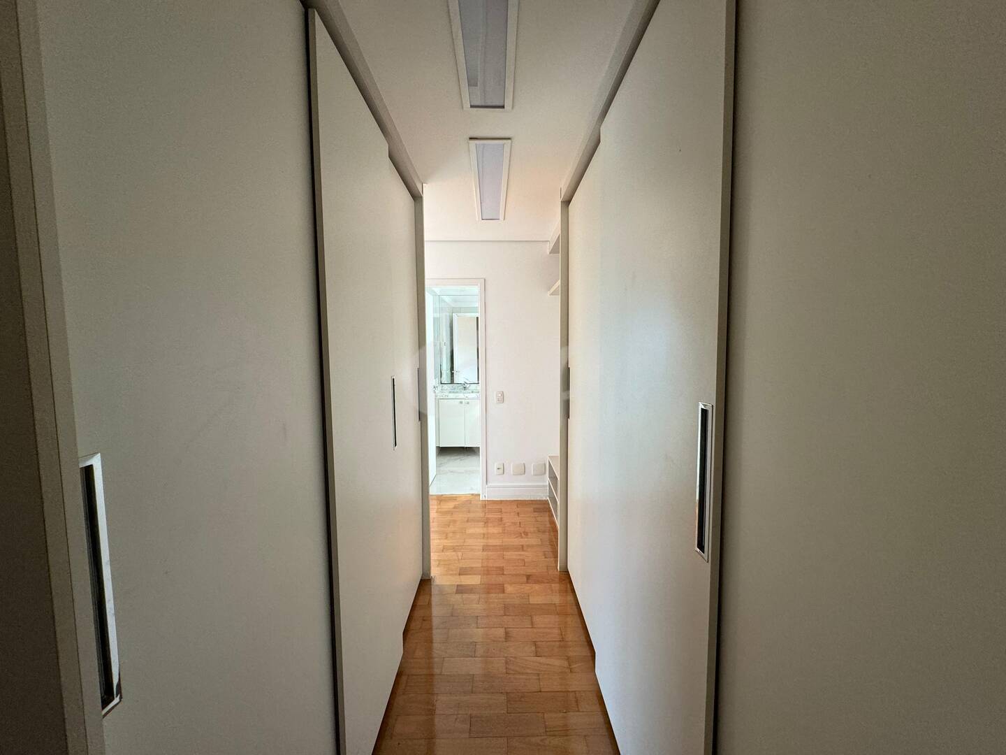 Apartamento para alugar com 4 quartos, 202m² - Foto 15