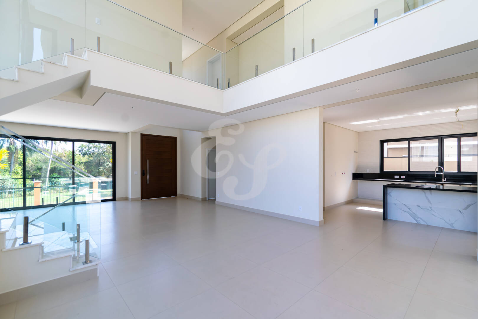 Casa de Condomínio à venda com 4 quartos, 365m² - Foto 2