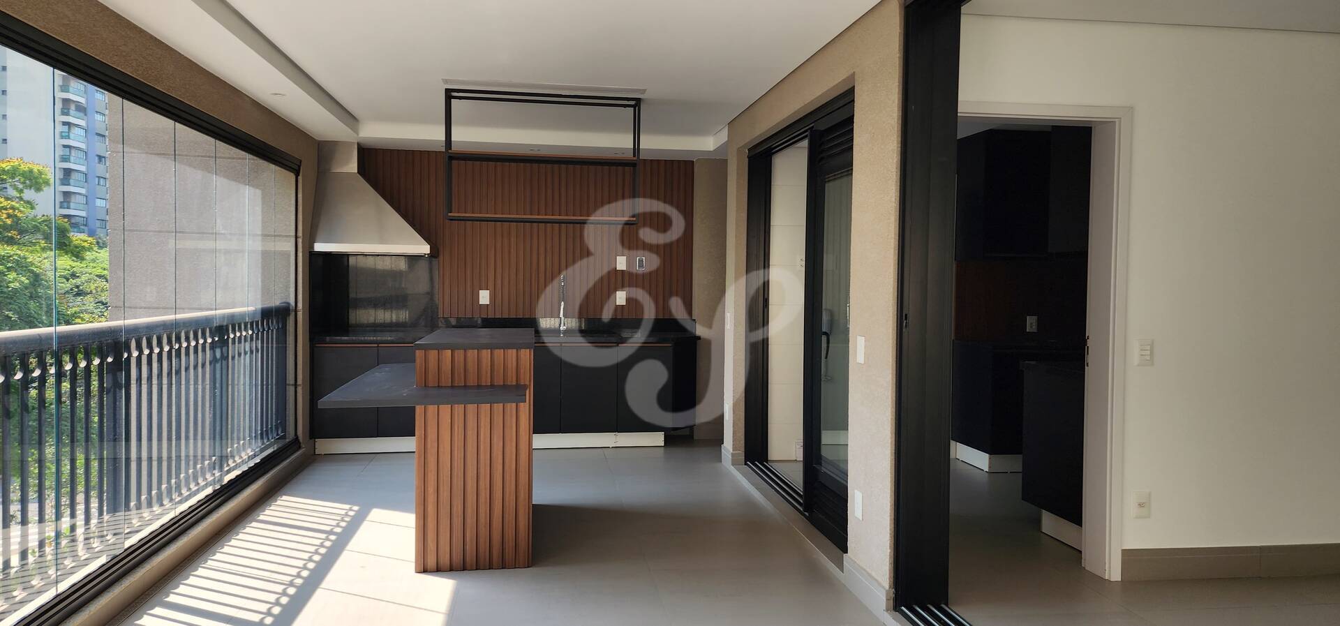 Apartamento à venda com 4 quartos, 360m² - Foto 1