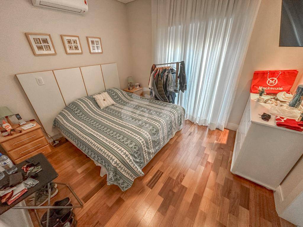 Casa de Condomínio à venda com 4 quartos, 350m² - Foto 23