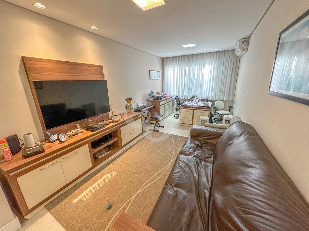 Casa de Condomínio à venda com 4 quartos, 350m² - Foto 16