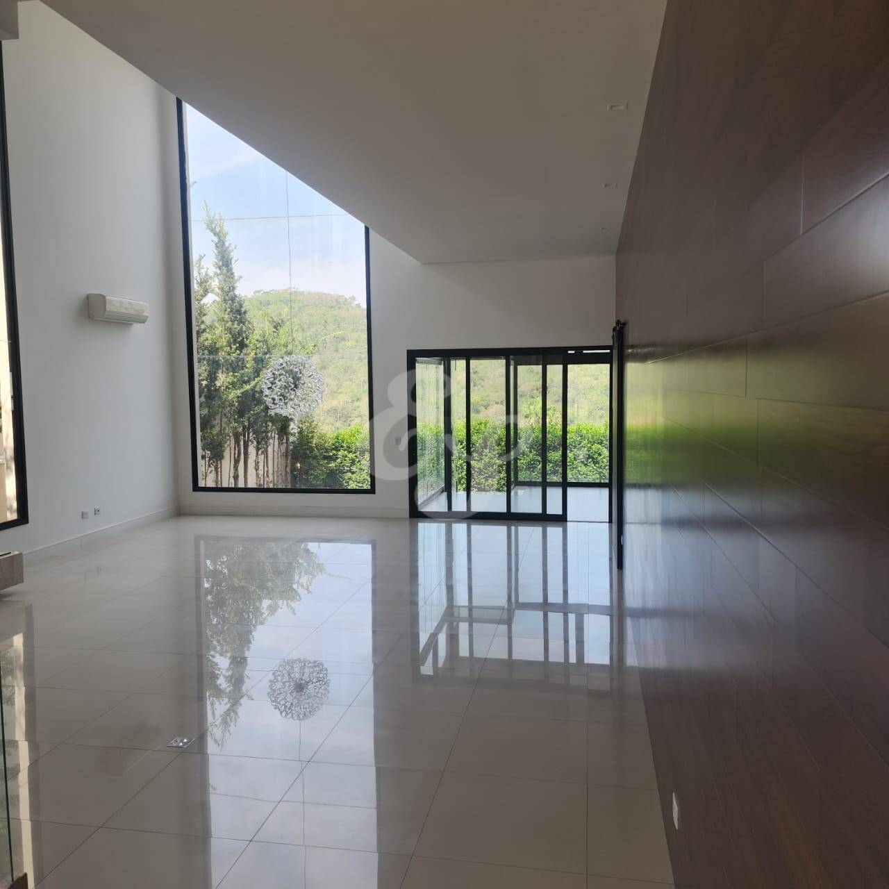 Casa de Condomínio à venda com 4 quartos, 440m² - Foto 2