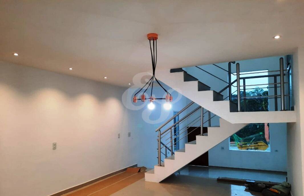 Casa de Condomínio à venda com 3 quartos, 216m² - Foto 1