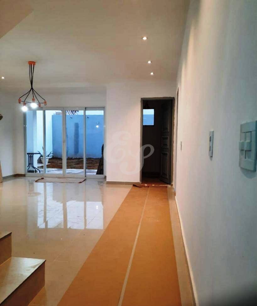 Casa de Condomínio à venda com 3 quartos, 216m² - Foto 3